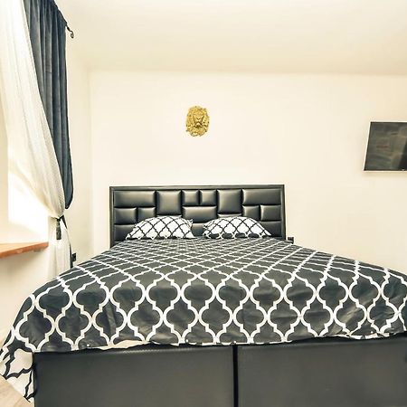 Luxury Heritage Apartment Zara Antica Bagian luar foto
