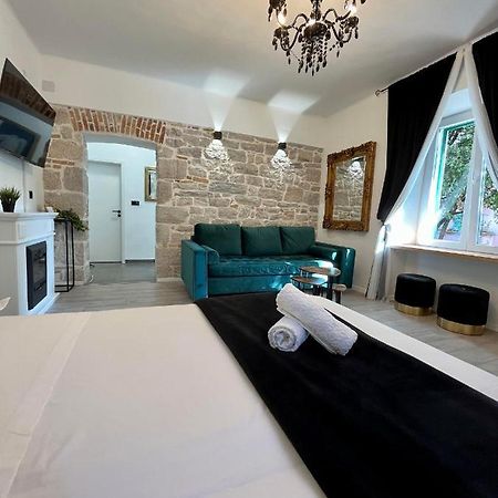 Luxury Heritage Apartment Zara Antica Bagian luar foto