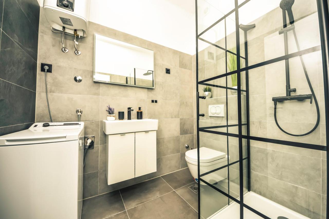 Luxury Heritage Apartment Zara Antica Bagian luar foto