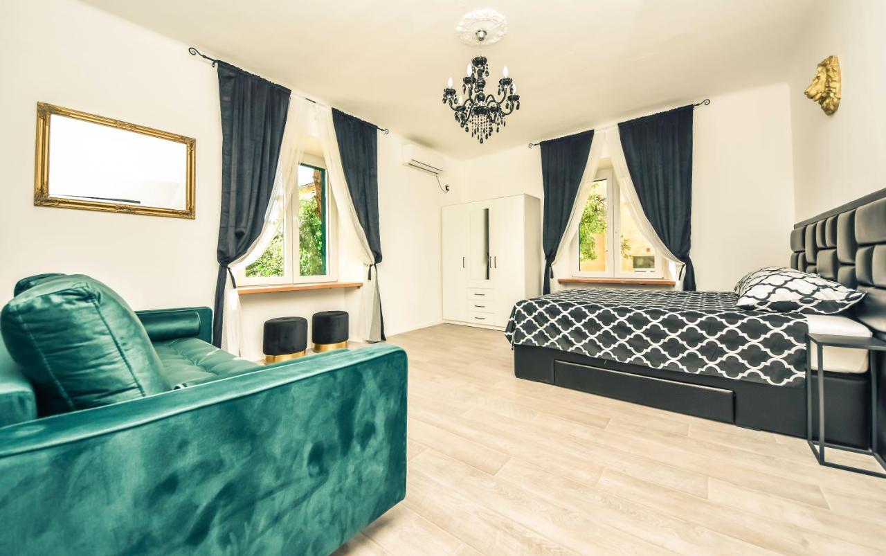 Luxury Heritage Apartment Zara Antica Bagian luar foto