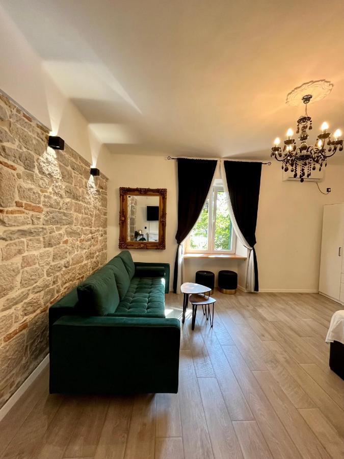 Luxury Heritage Apartment Zara Antica Bagian luar foto