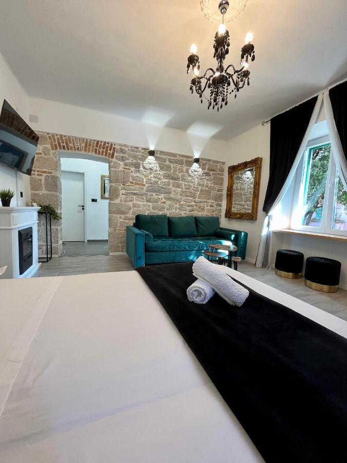 Luxury Heritage Apartment Zara Antica Bagian luar foto