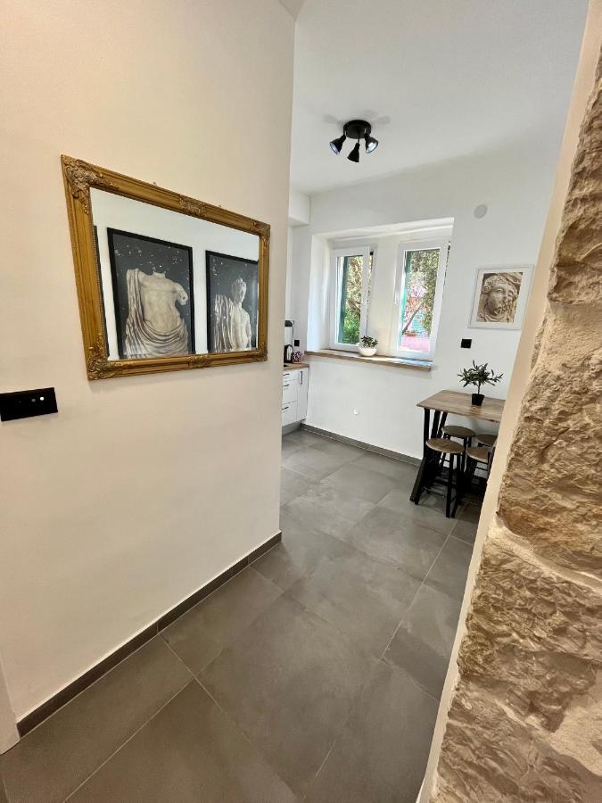 Luxury Heritage Apartment Zara Antica Bagian luar foto