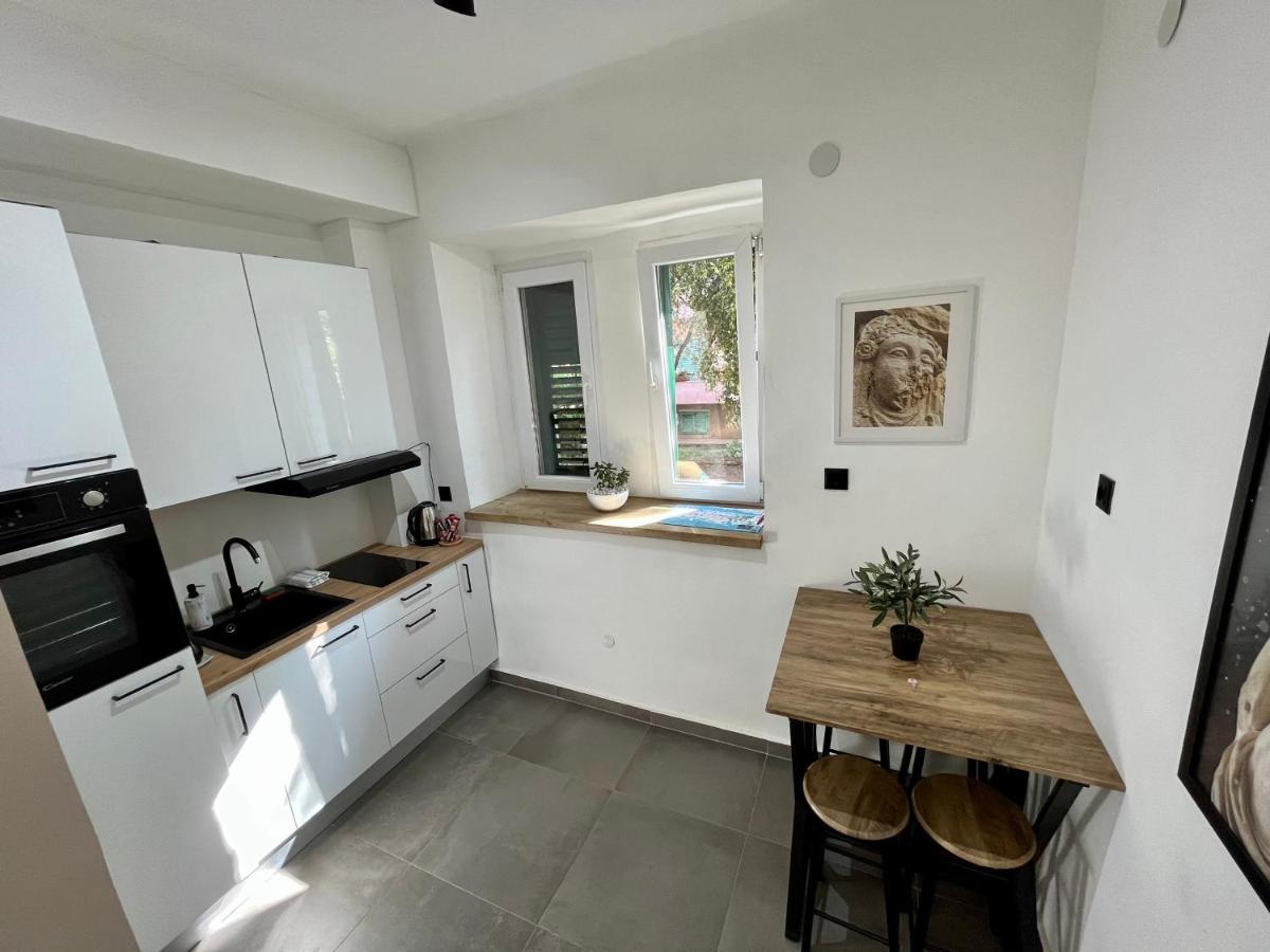 Luxury Heritage Apartment Zara Antica Bagian luar foto